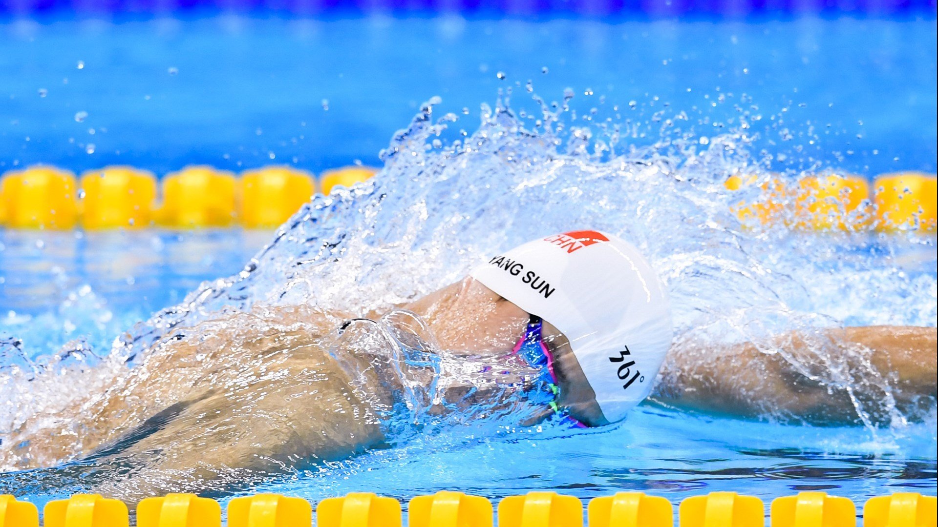 风暴眼，当尼斯冲垮曼城成为西甲德比的另类注脚